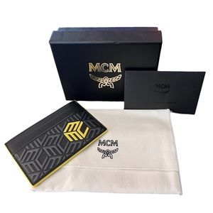 NIB - Unisex MCM Cubic Logo Mini Leather Card Case